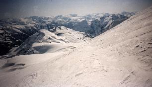 The slope on the glacier gradually stepens towards the summit. This view looks eastward from around 2300m.