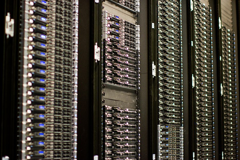 Some rack-mounted computers in racks. (© Victorgrigas CC BY-SA 3.0)